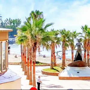 https://apartamento-puerto-sol-y-mar-fuengirola.1costadelsol.com